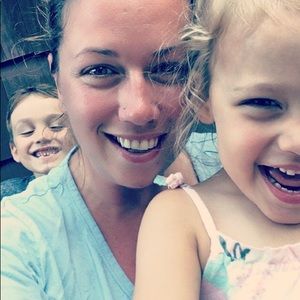 Meet your Posher, Elizabeth